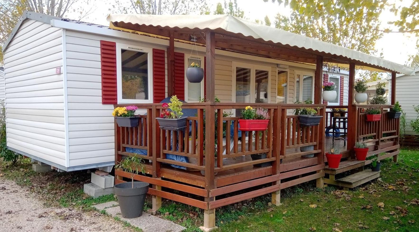 Mobile Home For You Les Rives De Condrieu Esterno foto