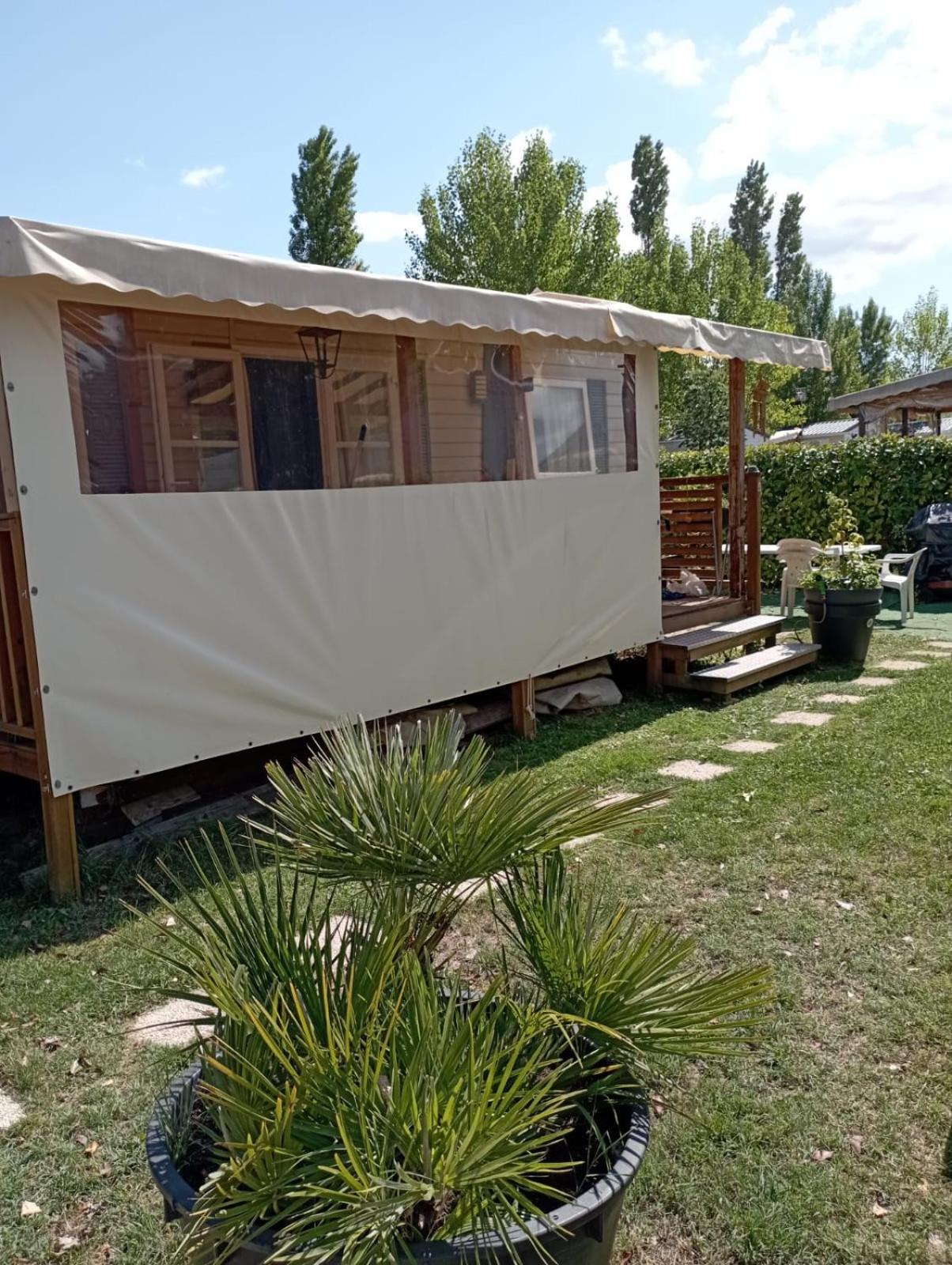 Mobile Home For You Les Rives De Condrieu Esterno foto