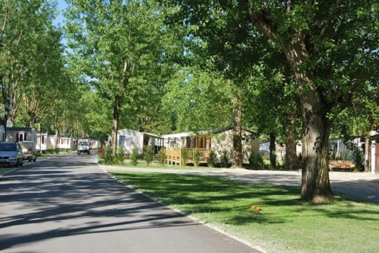 Mobile Home For You Les Rives De Condrieu Esterno foto